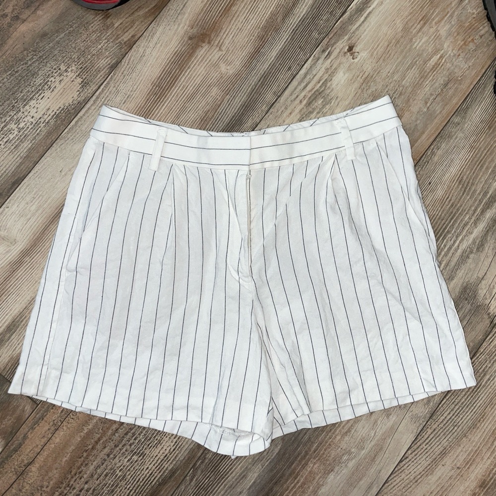 Loft‎ Women's Size 6 Chino Shorts Stripped Regular Linen Blend